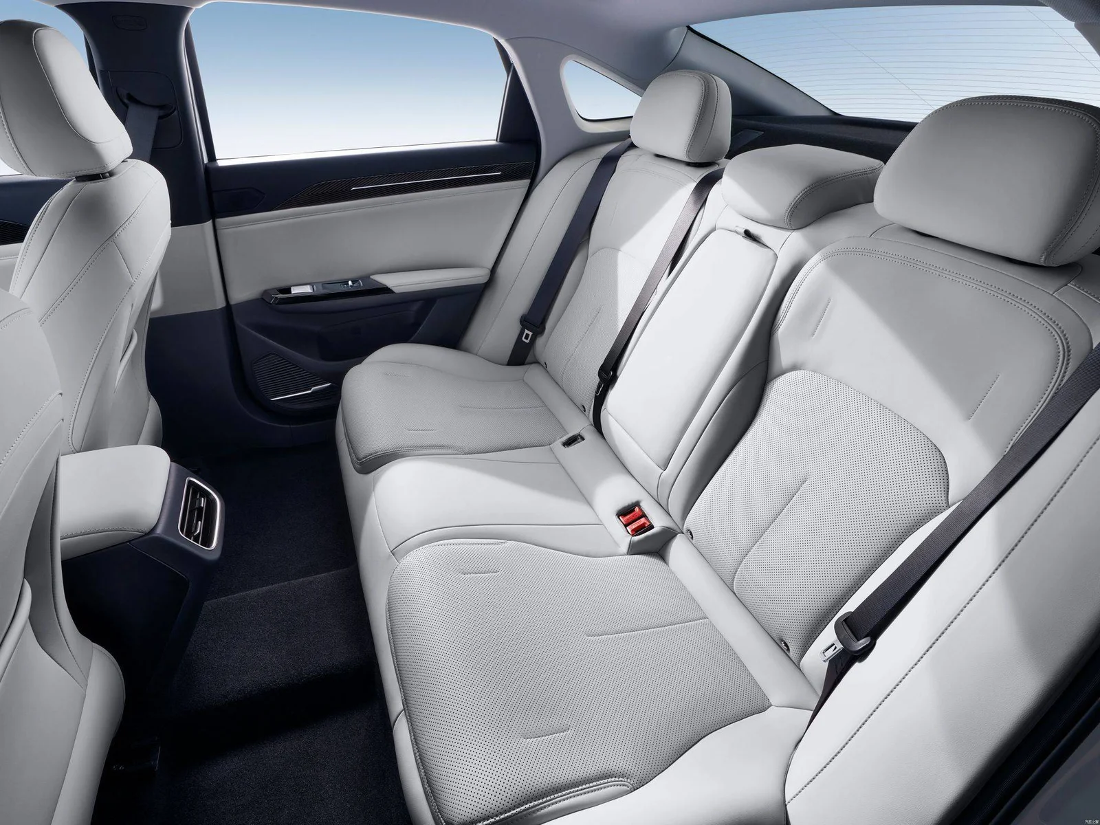 Geely-Galaxy-L6-Details-15